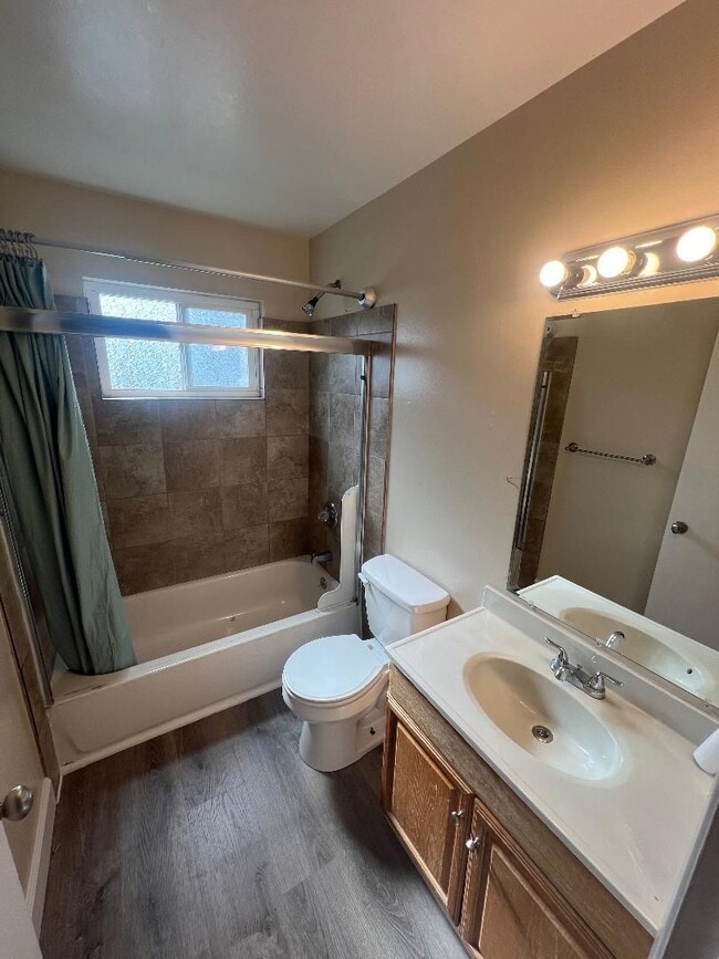 Building Photo - 1609 Poppy Way