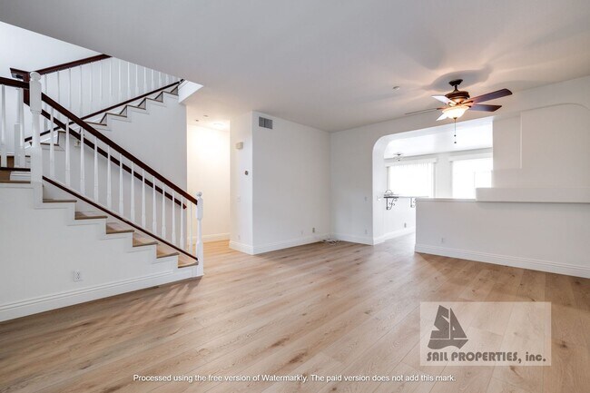 Building Photo - 581 N Pageant Dr
