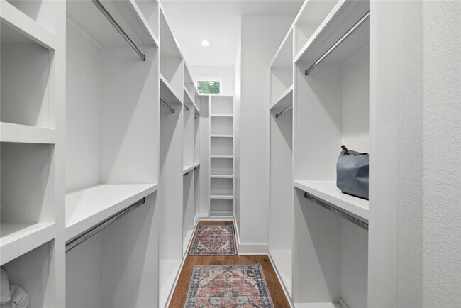 Building Photo - 1410 Milby St