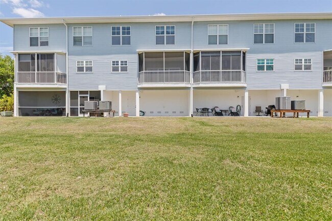 Building Photo - 3923 Cape Haze Dr