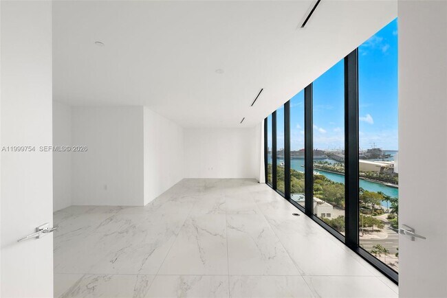 Building Photo - 1000 Biscayne Blvd