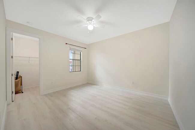 Building Photo - 9893 Brickhill Dr