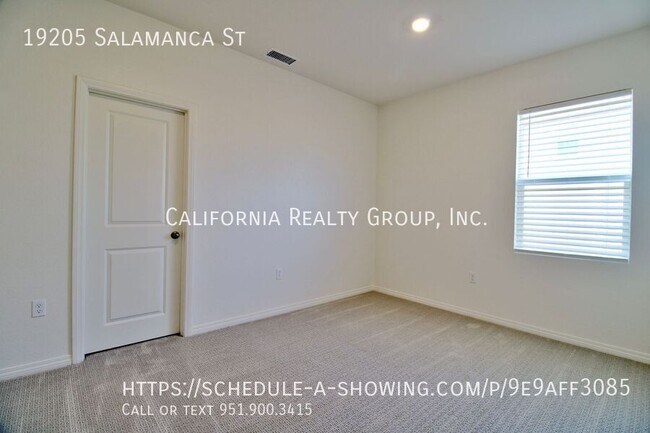 Building Photo - 19205 Salamanca St