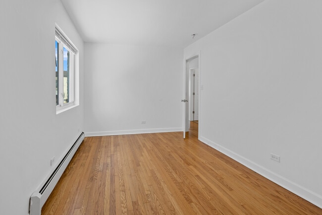 Building Photo - 9606 Golf Terrace