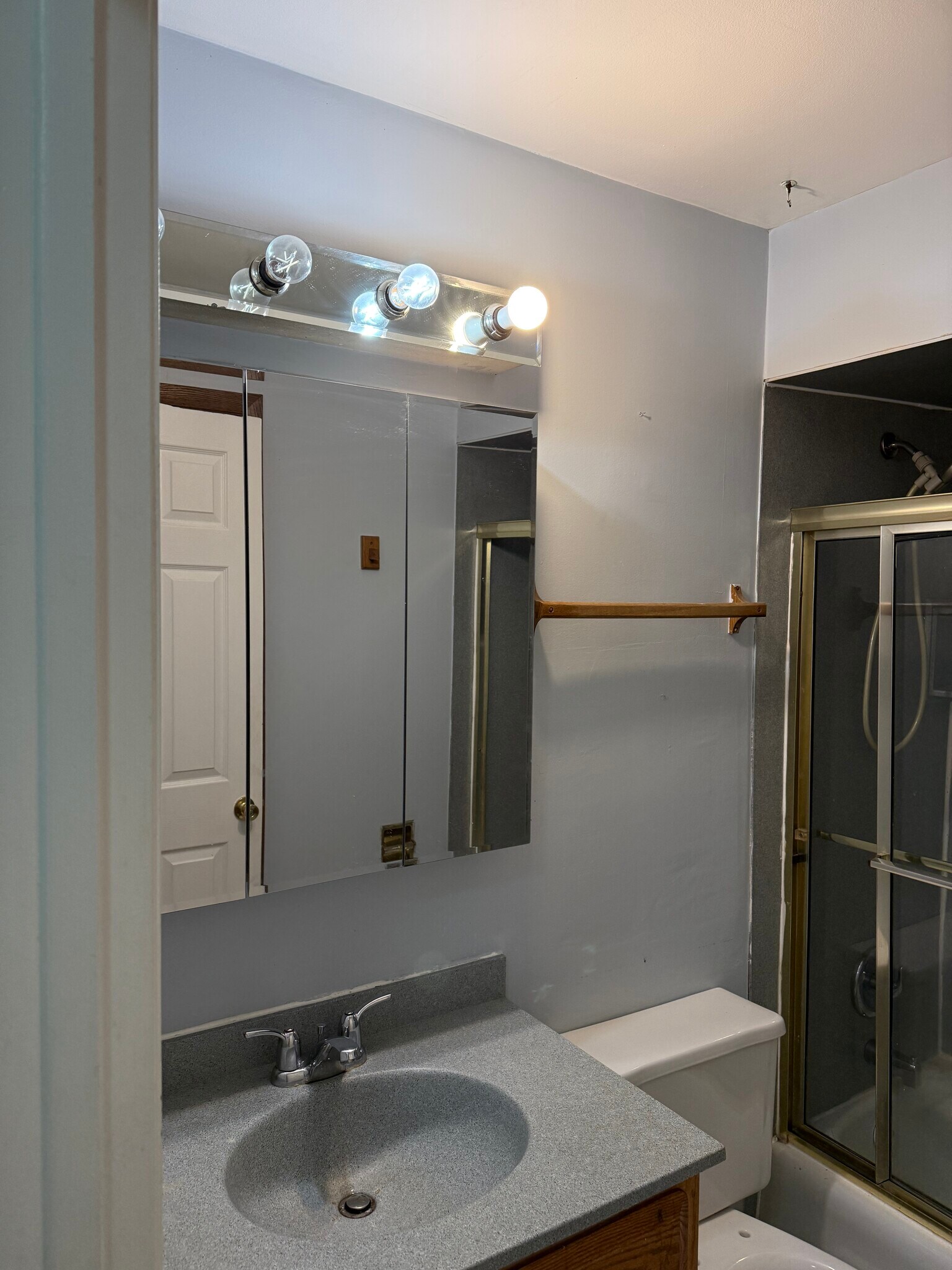 Building Photo - 11925 S Lawndale Ave