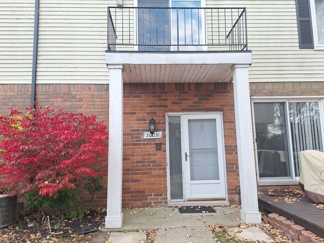 Primary Photo - Charming Chesterfield Townhouse