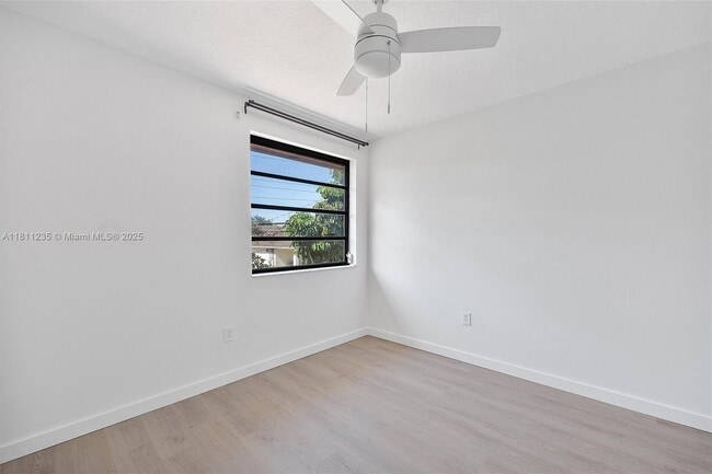 Building Photo - 3809 SW 82nd Ave