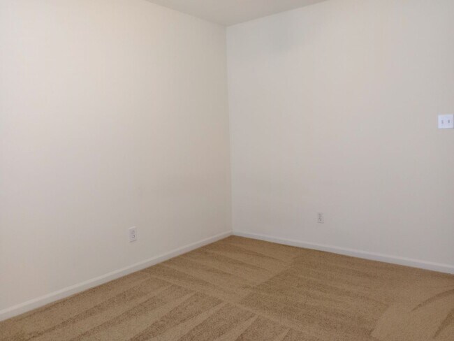 Building Photo - 3534-3536-3536 Prescott Dr