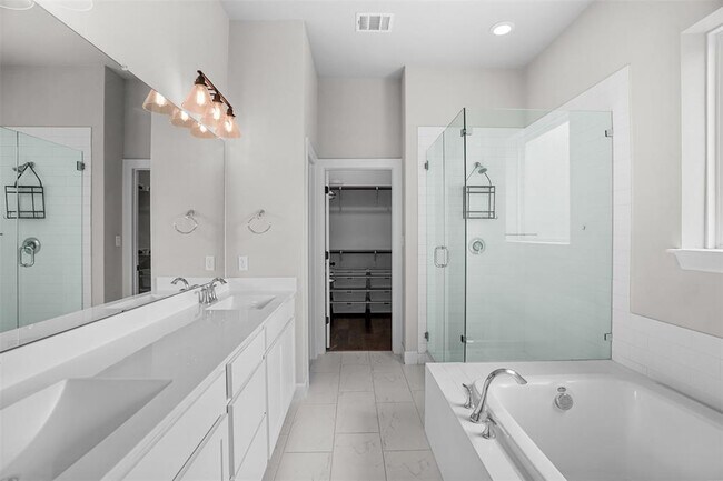 Building Photo - 522 Dayridge Dr