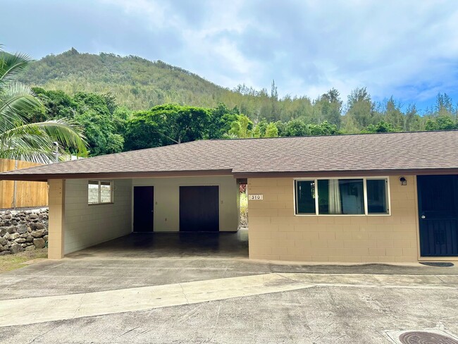 Building Photo - 3 Bedroom / 1 Bathroom Home on Iao Valley Rd!