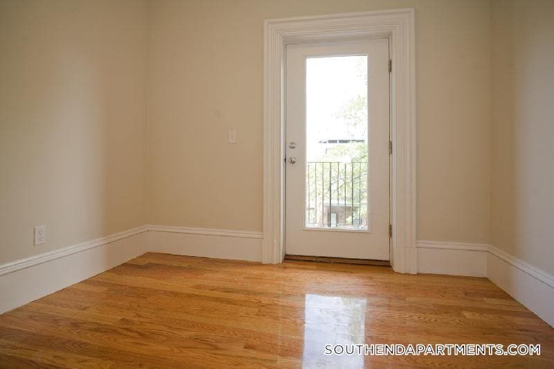 Building Photo - 656 Massachusetts Ave