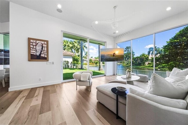 Building Photo - 11064 Canary Island Ct