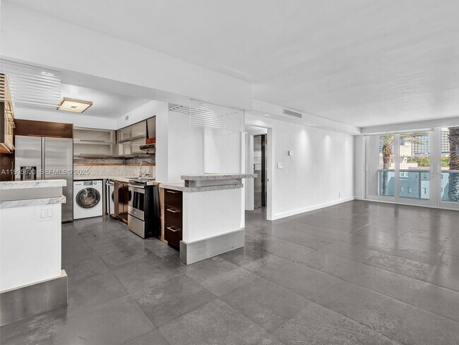 Building Photo - 6770 Indian Creek Dr