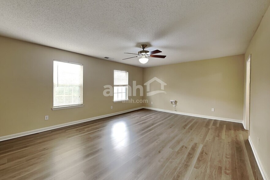 Building Photo - 1610 Thornwick Ter