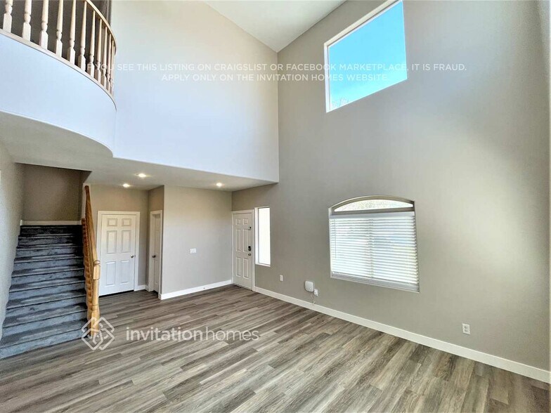 Building Photo - 10637 Casa Bianca St