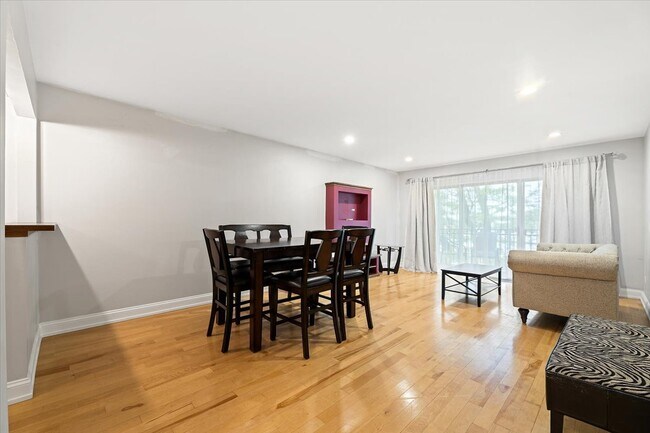 Building Photo - 5300 Carriage Way Dr
