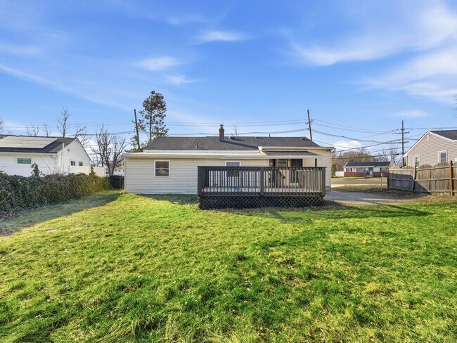 Building Photo - Charming Renovated 4-Bedroom Rental with Spacious Backyard & Bonus Basement Space in Somerdale