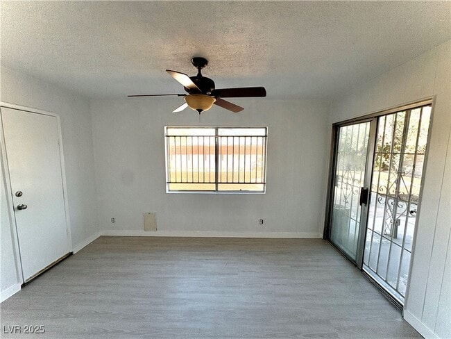 Building Photo - 1425 Bracken Ave