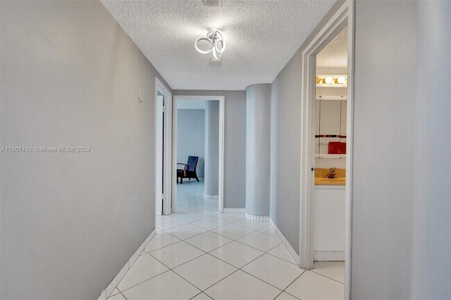 Building Photo - 3725 S Ocean Dr