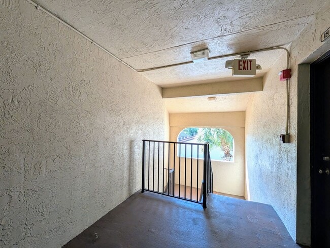 Building Photo - Charming 1 Bedroom / 1 Bathroom Condo – Pompano Beach