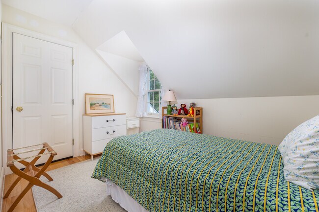 Building Photo - 43 Butternut Rd