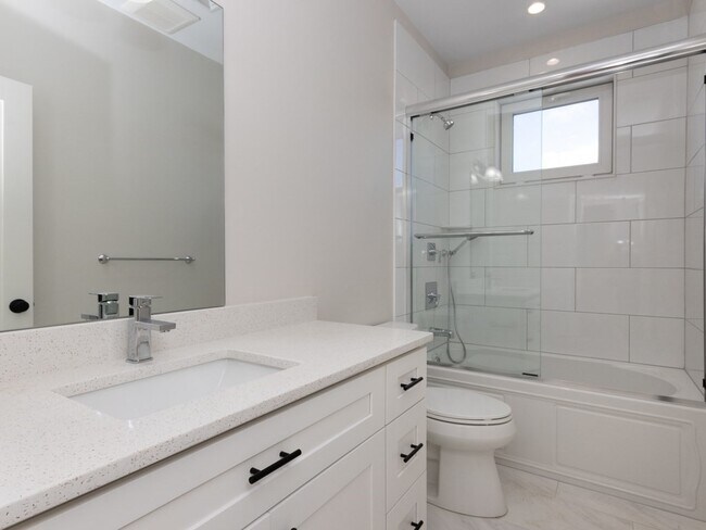 Building Photo - 9 Tovar St