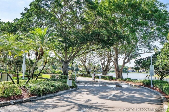 Building Photo - 2013 Harbor View Cir