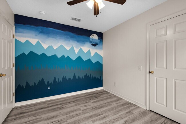 Building Photo - 9761 Leeward Way