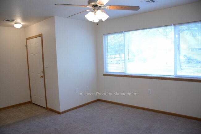 Building Photo - Vattier St. 928-30