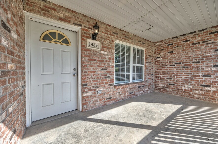 Building Photo - 1489 E 120th St