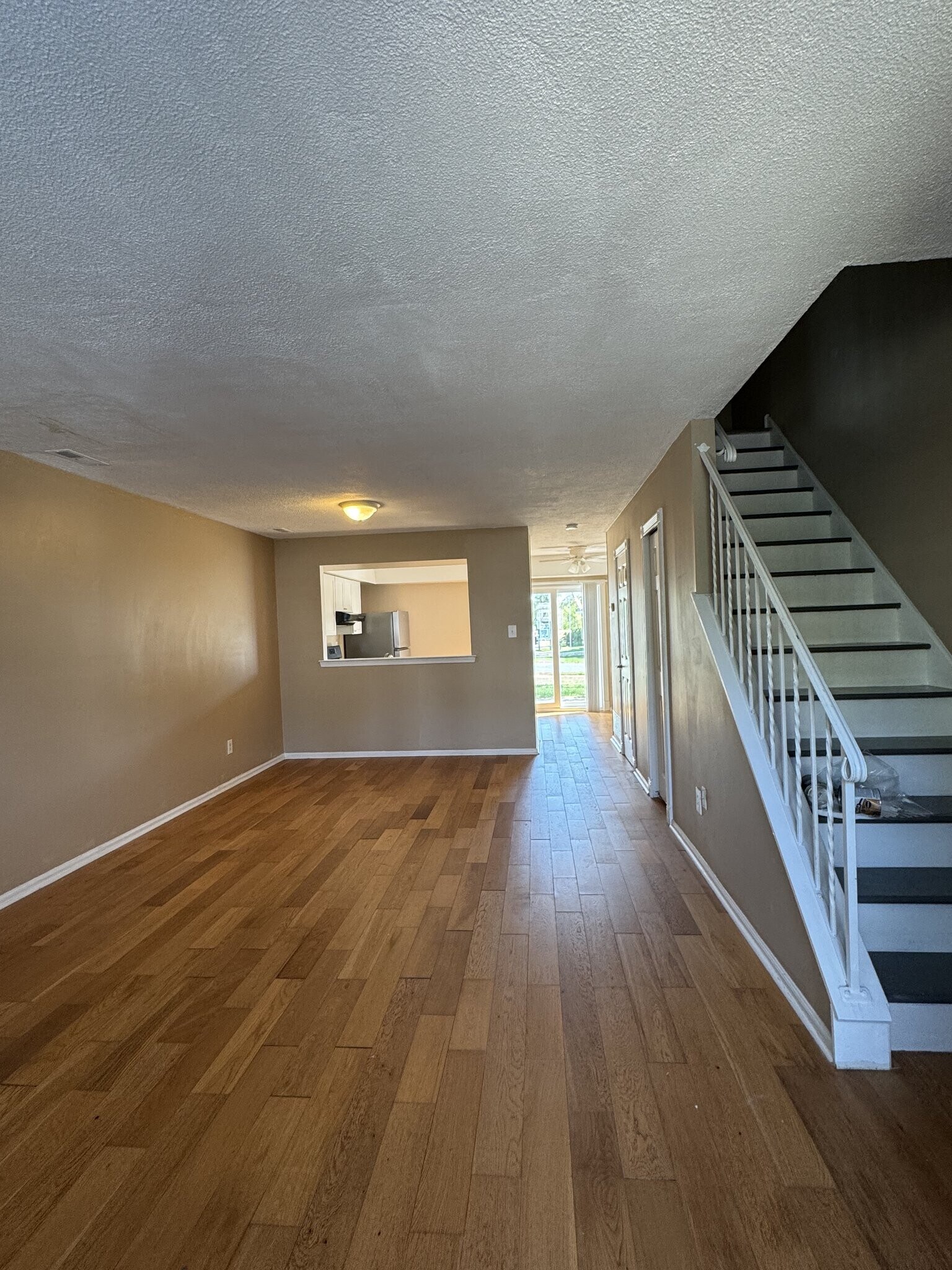 Building Photo - 102 Covered Bridge Ct