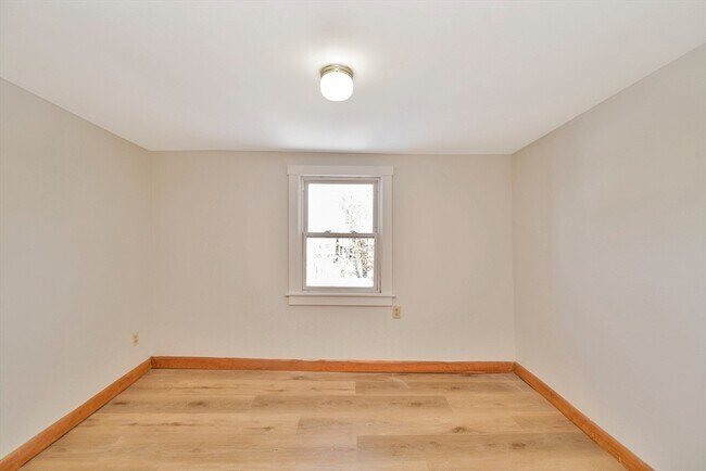 Building Photo - 492 Metropolitan Ave