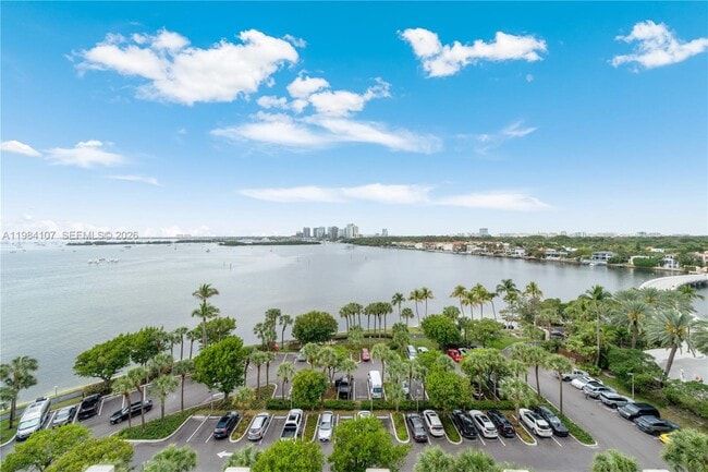 Building Photo - 1 Grove Isle Dr