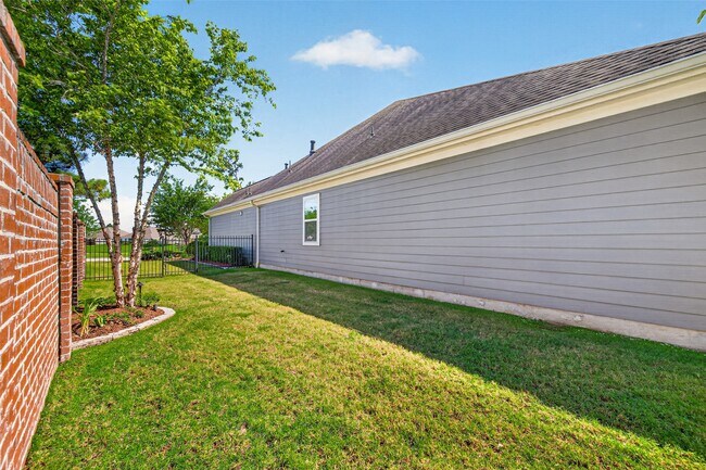 Building Photo - 2072 Laurie Darlin Dr