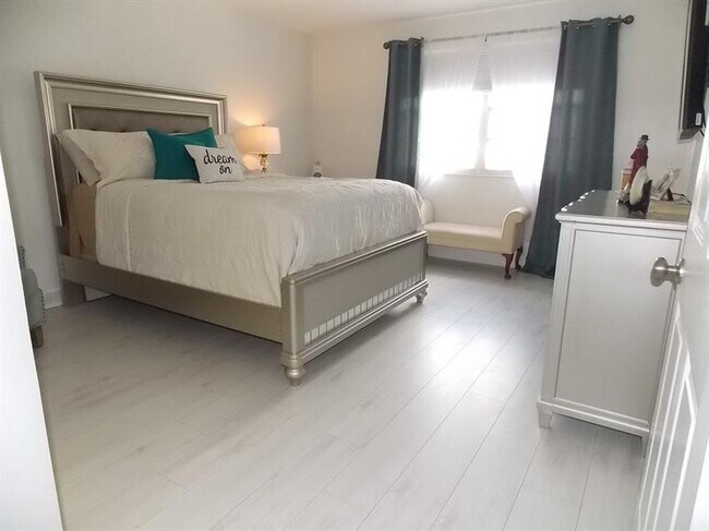 Building Photo - 1701 Andros Isle