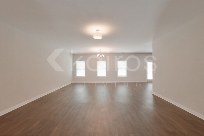 Building Photo - 471 White Oak Cir