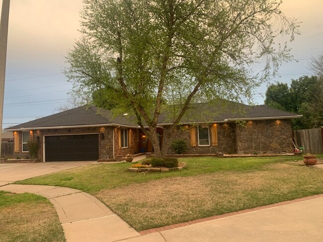 Primary Photo - 1929 Guilford Ct