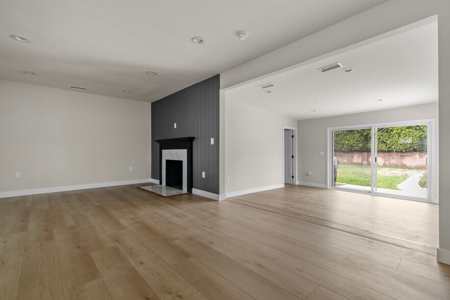 Building Photo - 6921 Bluebell Ave