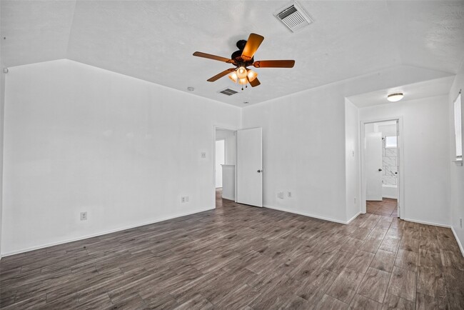 Building Photo - 4403 Sprangletop Ave