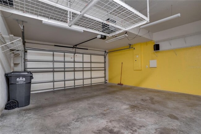 Building Photo - 2219 Snow Flake Pl