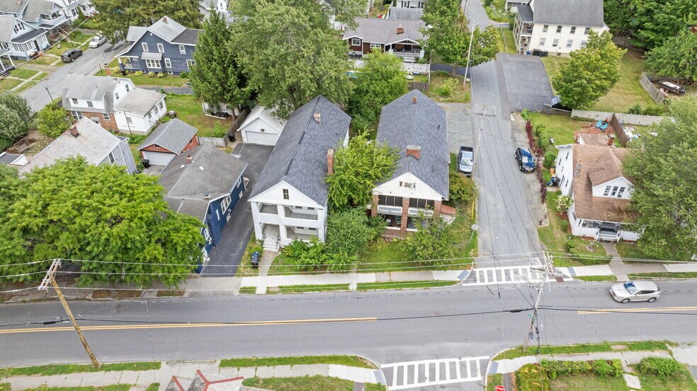 Building Photo - 22 N Lake Ave