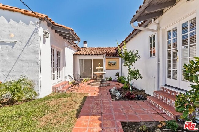 Building Photo - 1215 Edris Dr