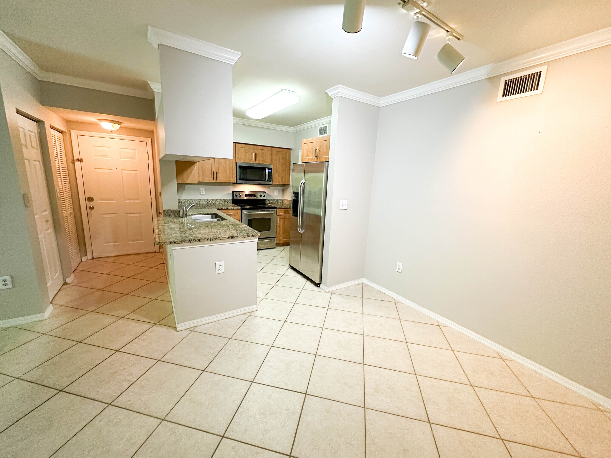 Building Photo - 6530 Emerald Dunes Dr