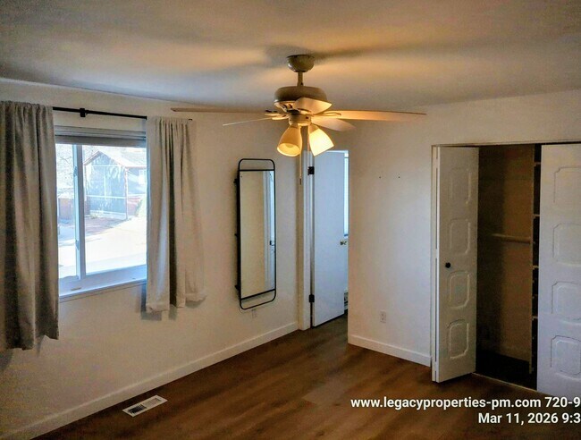 Building Photo - QUAINT SPLIT LEVEL IN MORRISON