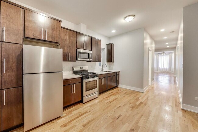 Building Photo - 3939 W Polk St