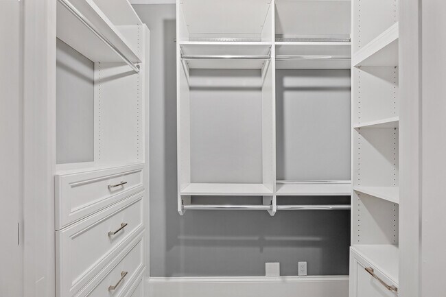 Building Photo - 2575 Peachtree Rd NE