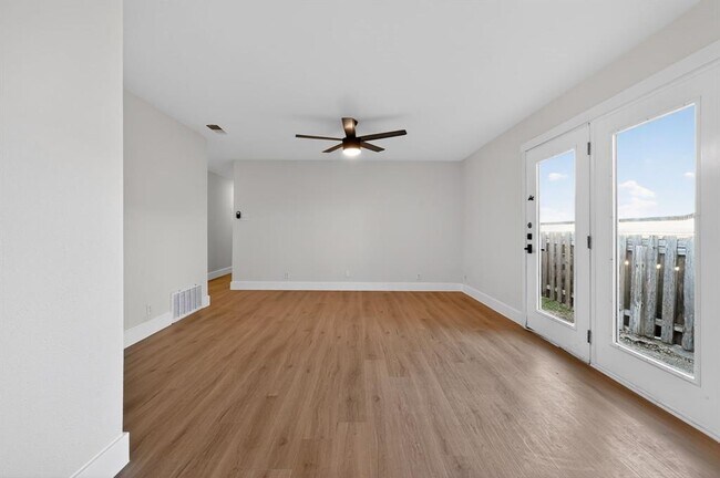 Building Photo - 5928 Signal Point