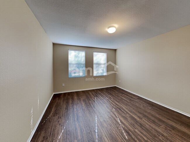 Building Photo - 8427 Cotton Valley Ln