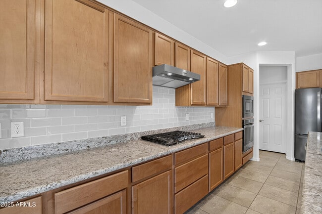 Building Photo - 17763 W Granite View Dr