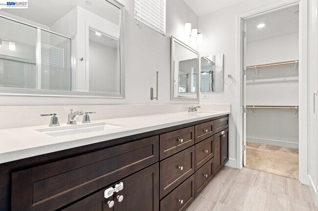 Building Photo - 33 Roccolino Ln